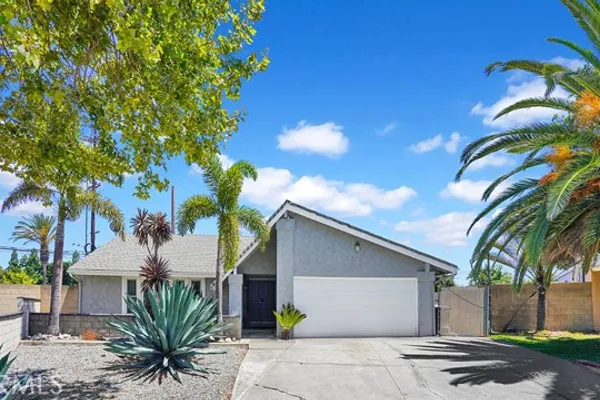 902 W ALPINE AVE