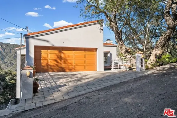 26207 INGLESIDE WAY
