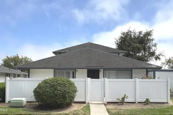 2304 MIRAMAR WALK
