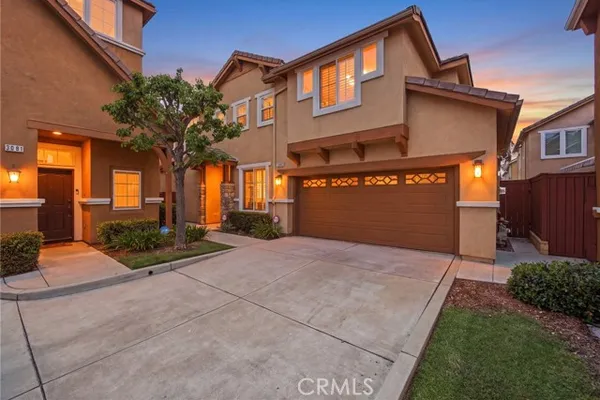 3677 W CHAPMAN LN