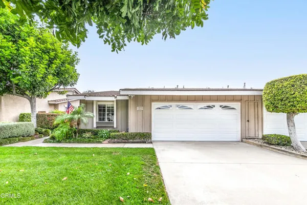 945 SHADY LN