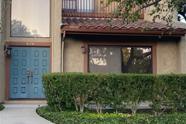 678 ROSEWOOD AVE
