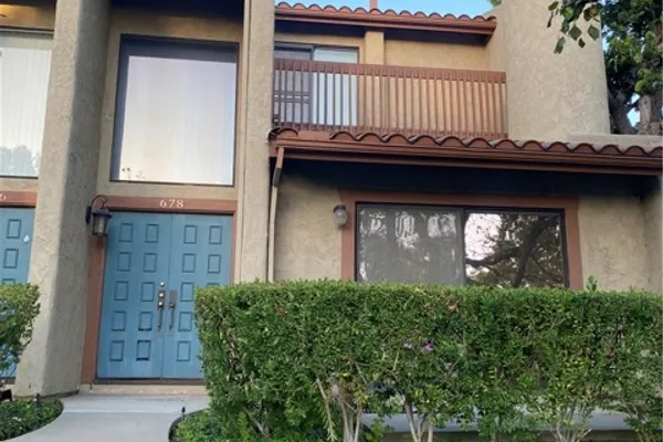 678 ROSEWOOD AVE