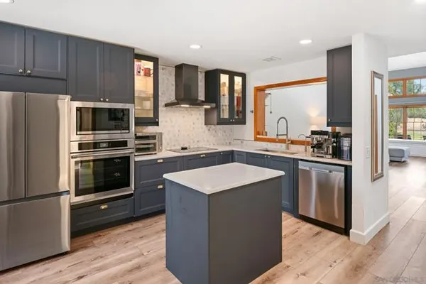 8647 CIRCLE R VLY