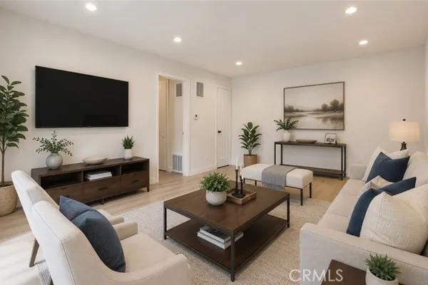 855 VICTOR AVE 217