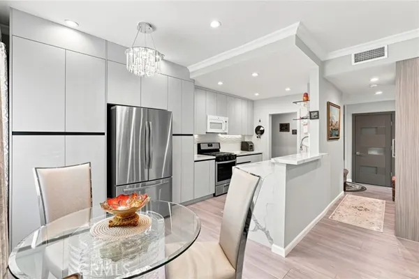 14607 ERWIN ST 107