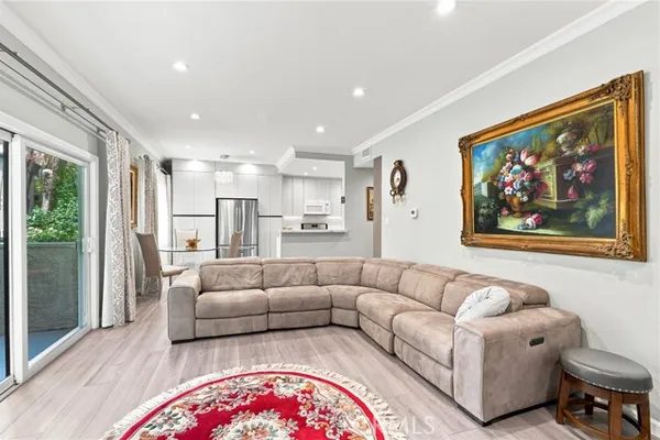 14607 ERWIN ST 107