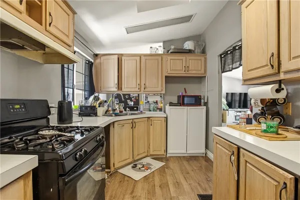 21217 WASHINGTON AVE SPC 18