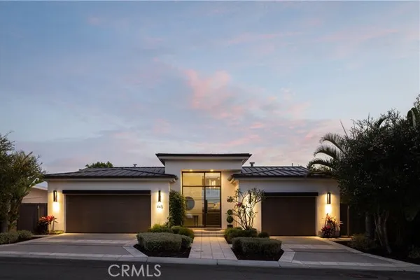 448 SERRA DR