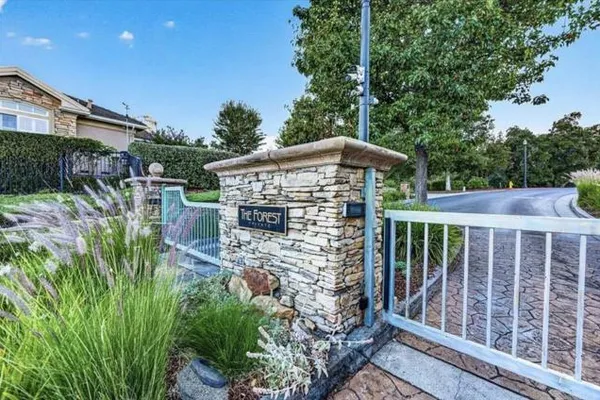 8451 GOLDENROD CIR