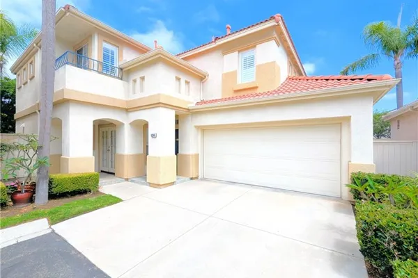 8204 CONSTANTINE DR