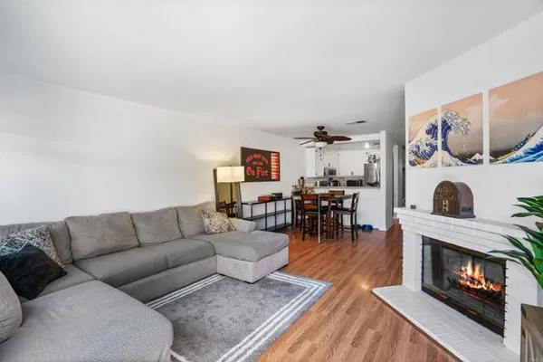 1465 E LEXINGTON AVE