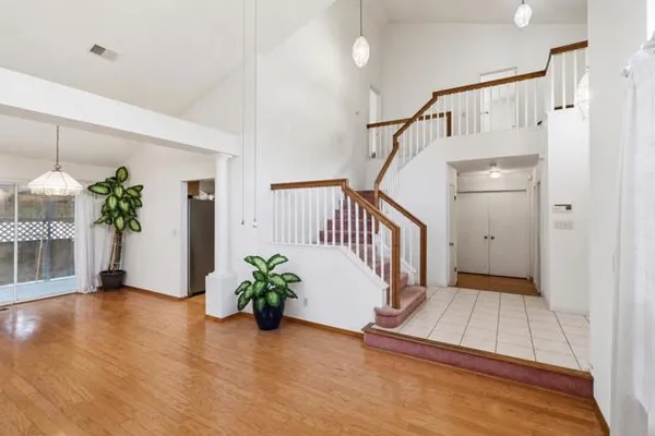 1182 SEASONS DR