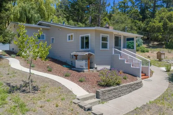 11 RECREATION DR