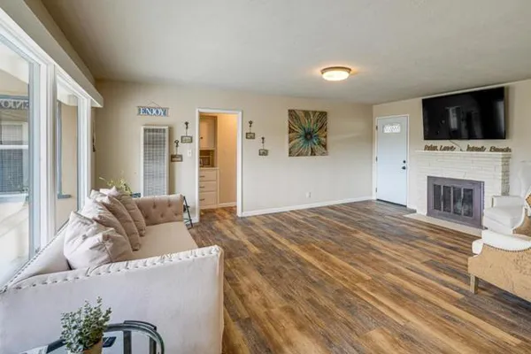 950 PORTOLA DR