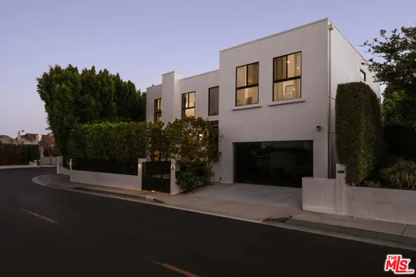 2025 HERCULES DR