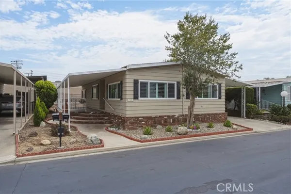 2320 LAKE GLN 51