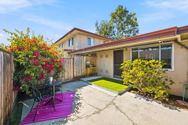 1576 MARINA CT A