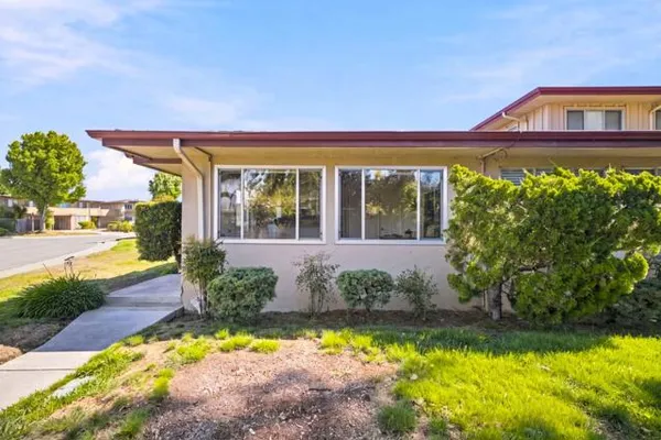 1576 MARINA CT A