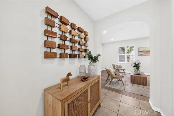 344 N SANTA MARIA ST