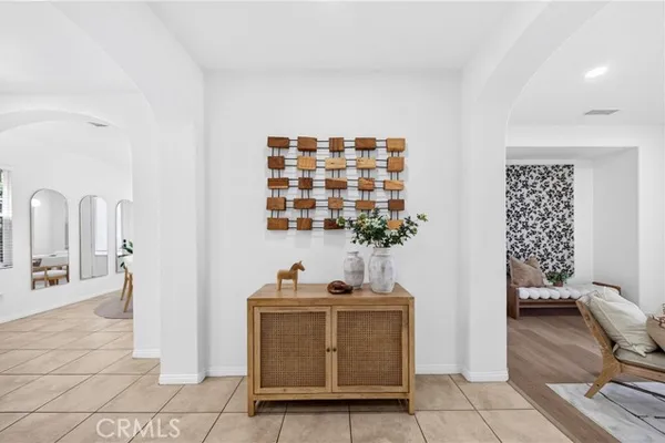 344 N SANTA MARIA ST