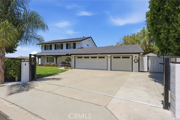 573 N JALAPA DR