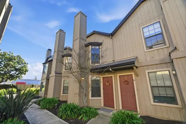 251 GIBSON DR E-54