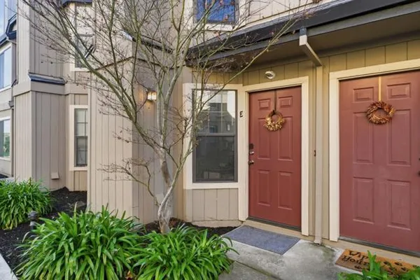 251 GIBSON DR E-54