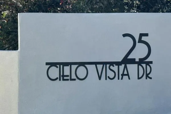 25 CIELO VISTA DR