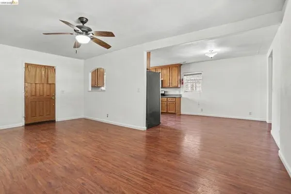 212 WELLINGTON AVE