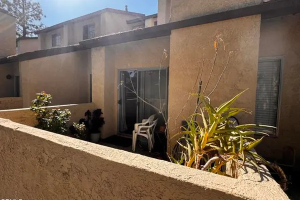 2214 CALLE JALAPA