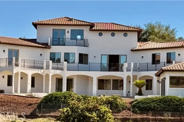 2040 VISTA DE LA VINA