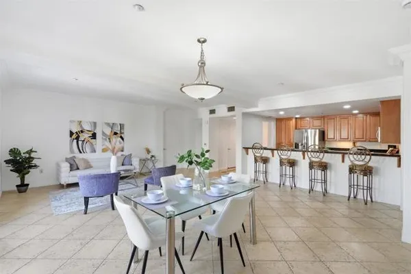 301 W G ST 317