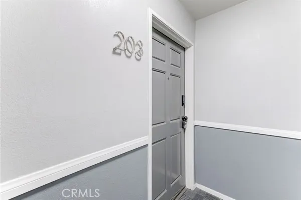460 OAK ST 203