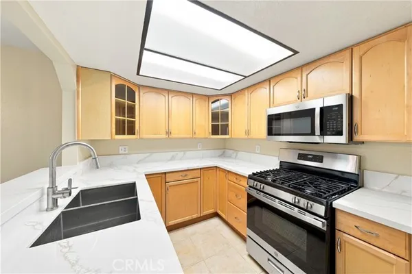 600 CENTRAL AVE 305