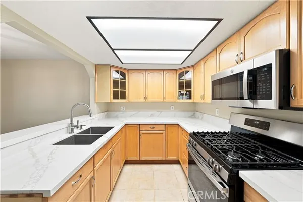 600 CENTRAL AVE 305