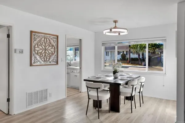 959 LA TIERRA DR