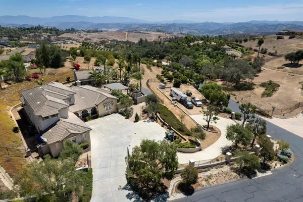 5148 MINNEOLA DR