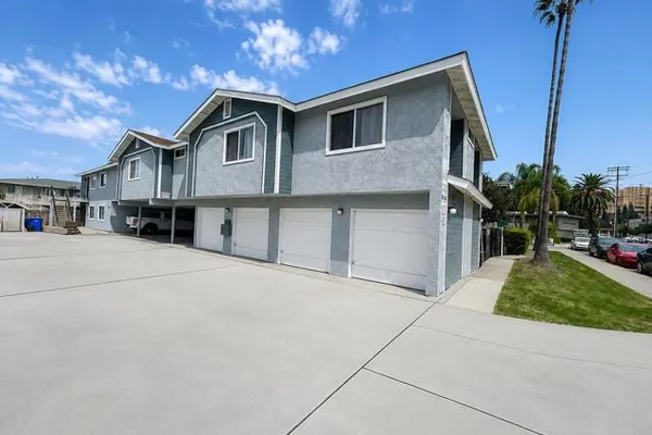 196 W PARK AVE 1