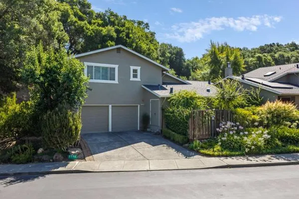 2596 HIDDEN VALLEY LN