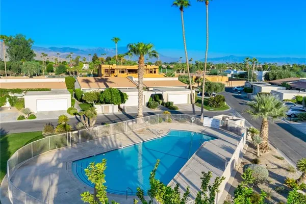 80071 PALM CIRCLE DR