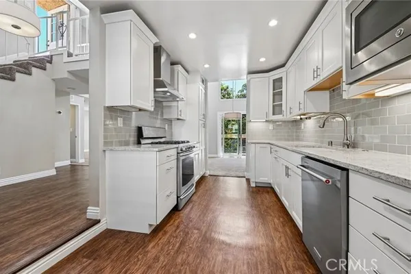 12321 OCEAN PARK BLVD 14