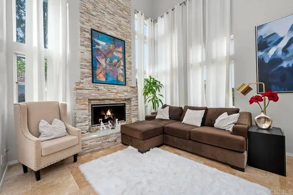 1254 LA CRESCENTIA DR