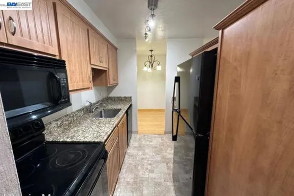 555 JEAN ST 528