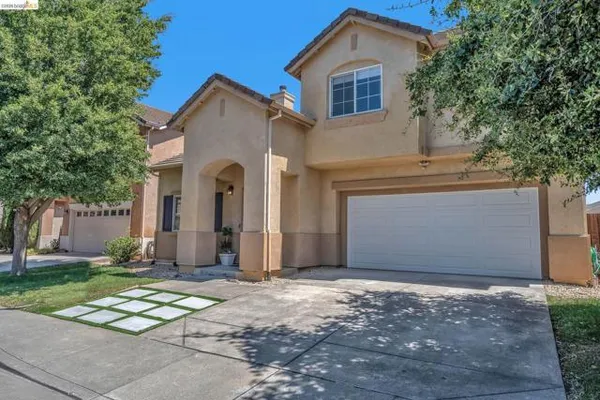 544 PINE CREEK CIR