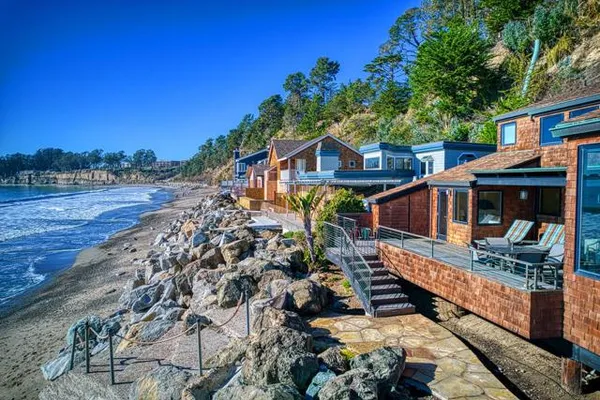 10 POTBELLY BEACH RD