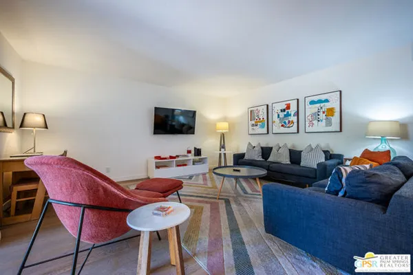 2094 NORMANDY CT