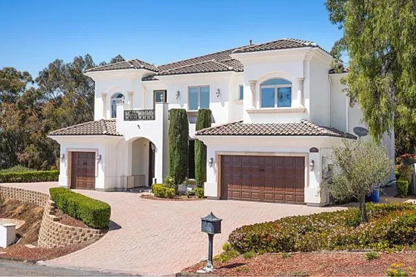 3745 VISTA POINTE