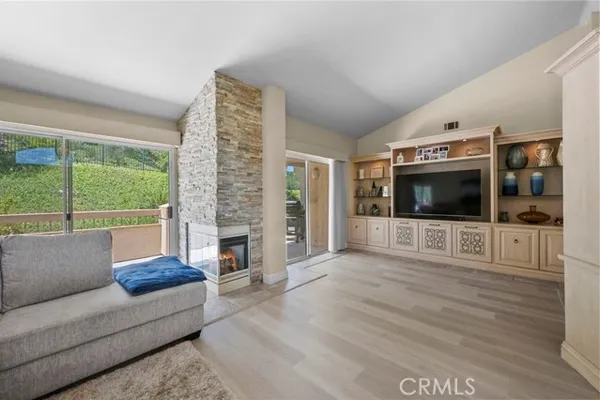 497 BANNISTER WAY B
