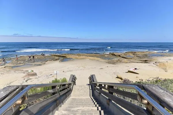 220 COAST BLVD 1B